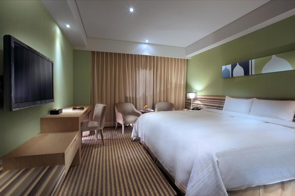 Park City Hotel Central Тайчжун Экстерьер фото