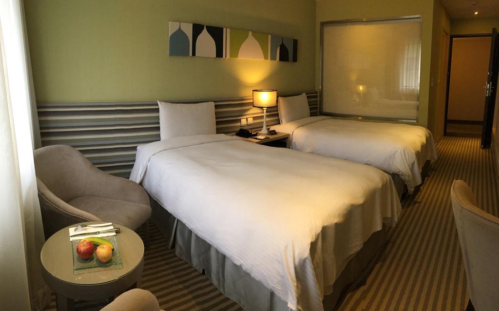 Park City Hotel Central Тайчжун Экстерьер фото