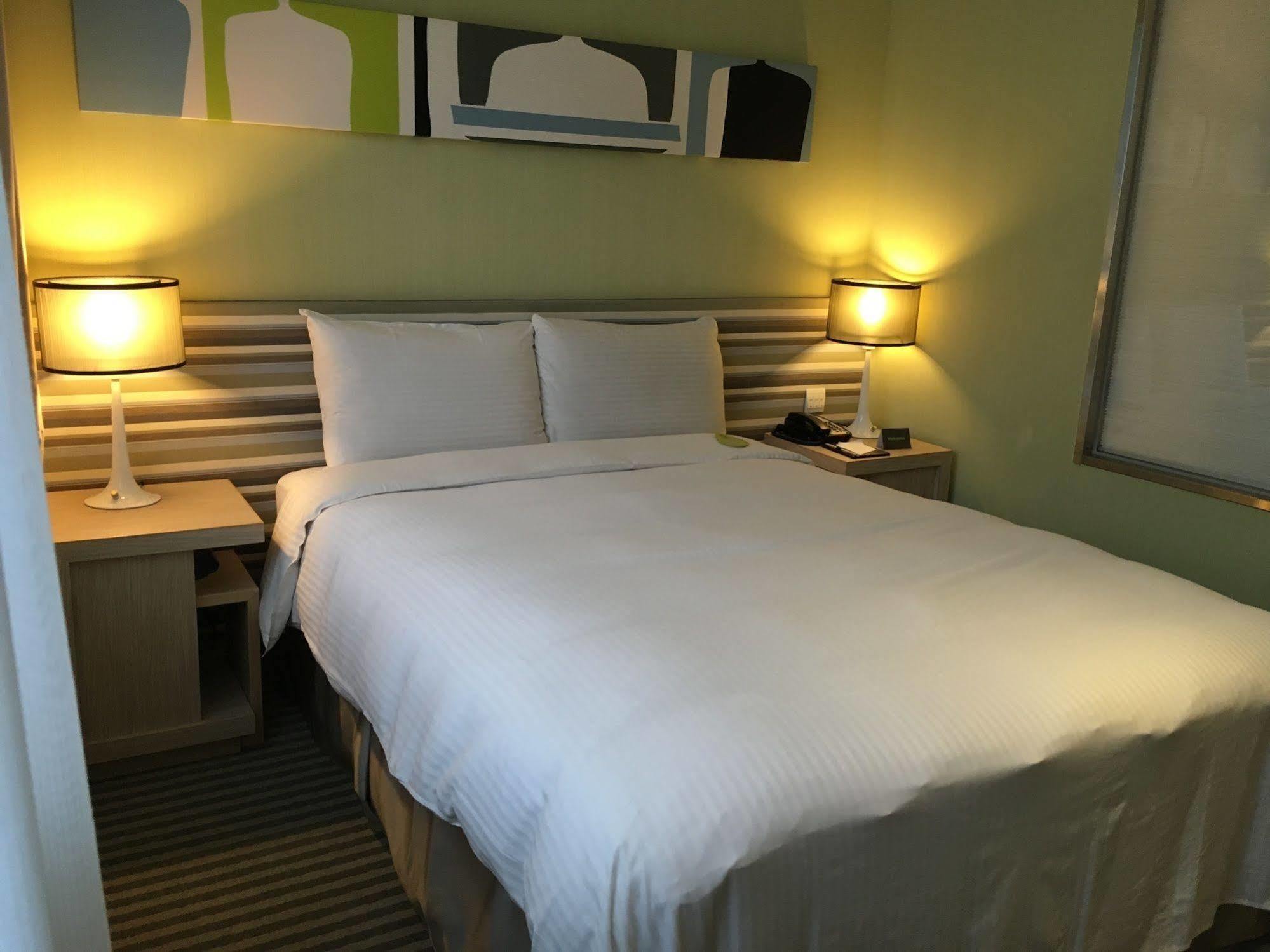 Park City Hotel Central Тайчжун Экстерьер фото