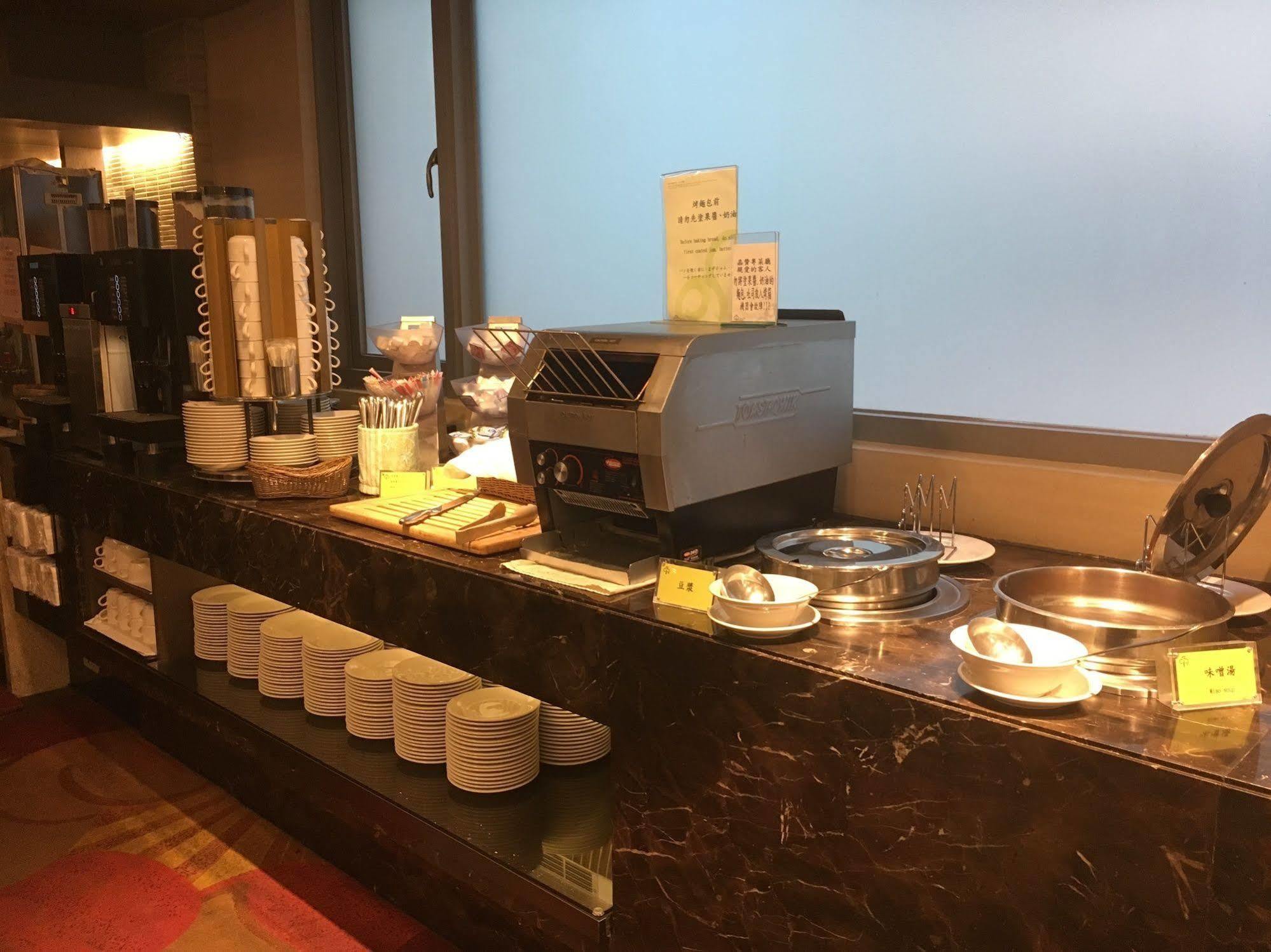 Park City Hotel Central Тайчжун Экстерьер фото